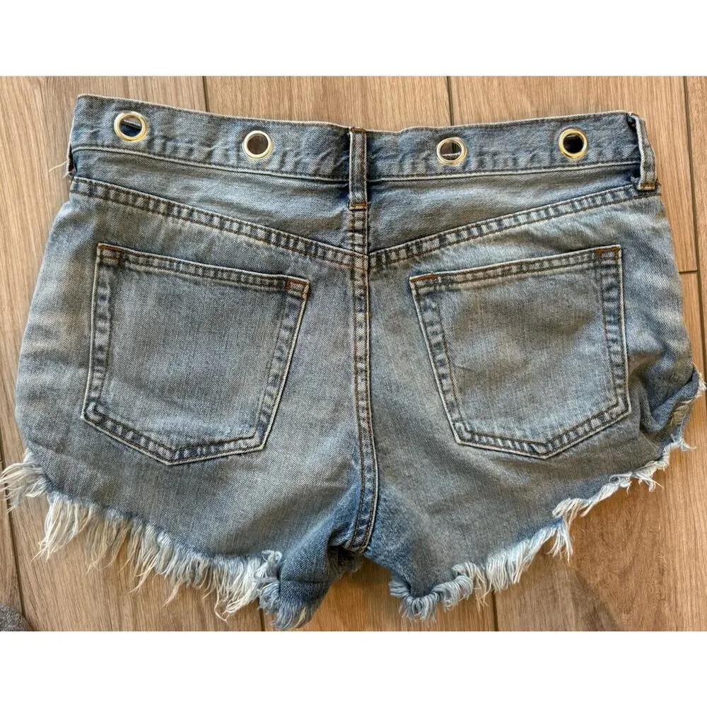 We The Free Light Wash Blue Denim Cut-Off Shorts 28 High Rise Frayed 5-Pocket